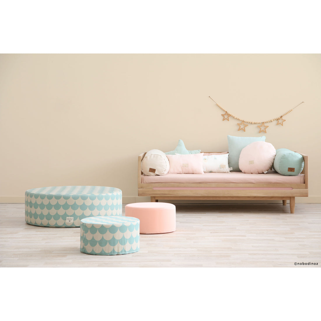 nobodinoz-laurel-cushion-aqua-eclipse-white- (3)