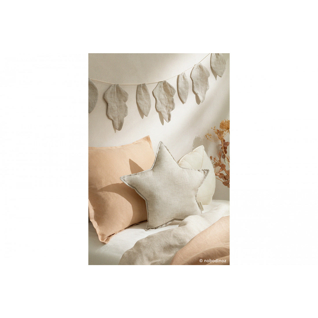 nobodinoz-lin-français-star-cushion-greige-nobo-4922939- (4)