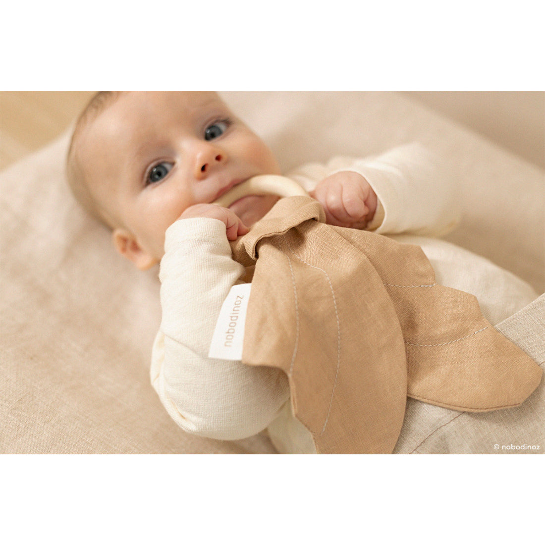 nobodinoz-lin-français-wings-teether-ring-sand-nobo-4922748- (3)