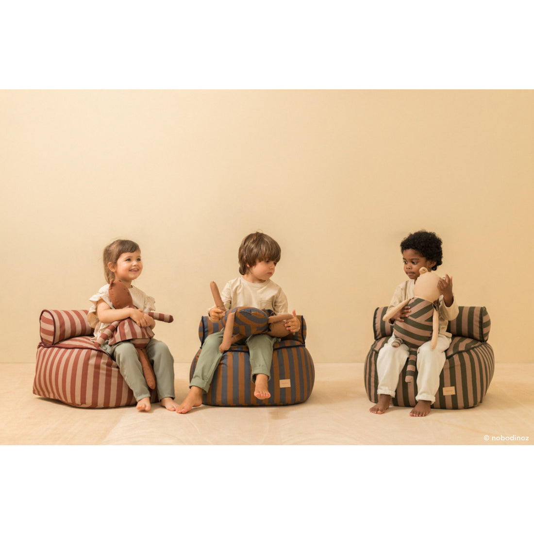 nobodinoz-majestic-beanbag-50x50x25-marsala-taupe-stripes-nobo-4924759- (7)