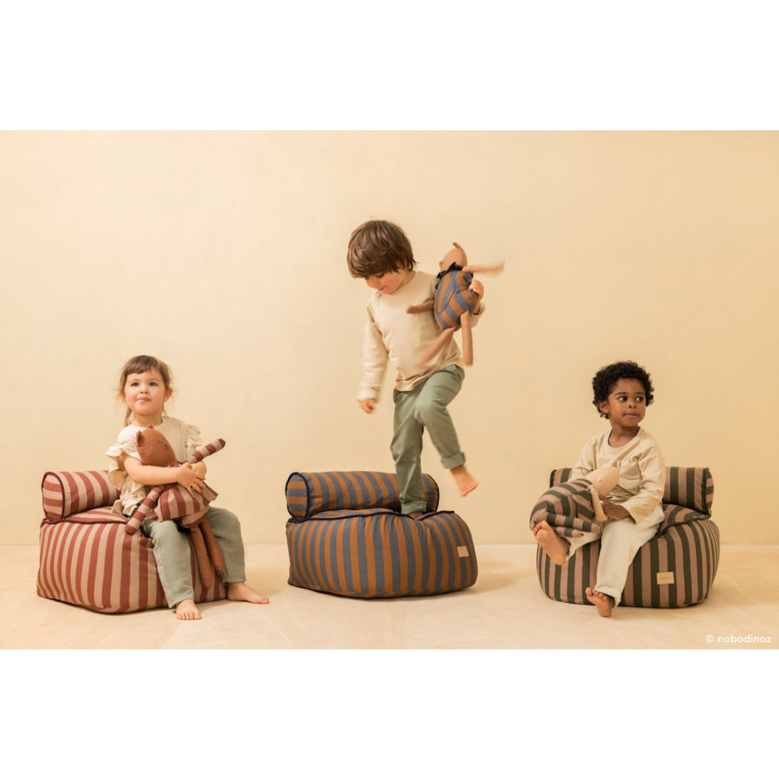 nobodinoz-majestic-beanbag-50x50x25-marsala-taupe-stripes-nobo-4924759- (9)