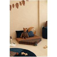 nobodinoz-majestic-house-foldable-eco-floor-mat-140x78x4-blue-brown-stripes-nobo-4925336- (13)