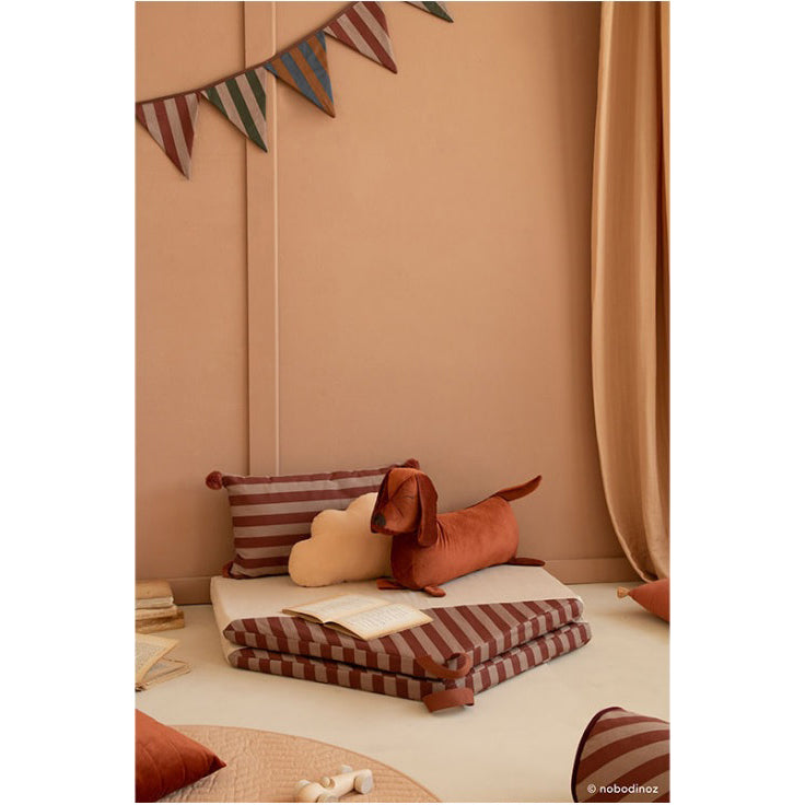 nobodinoz-majestic-house-foldable-eco-floor-mat-140x78x4-marsala-taupe-stripes-nobo-4925343- (13)
