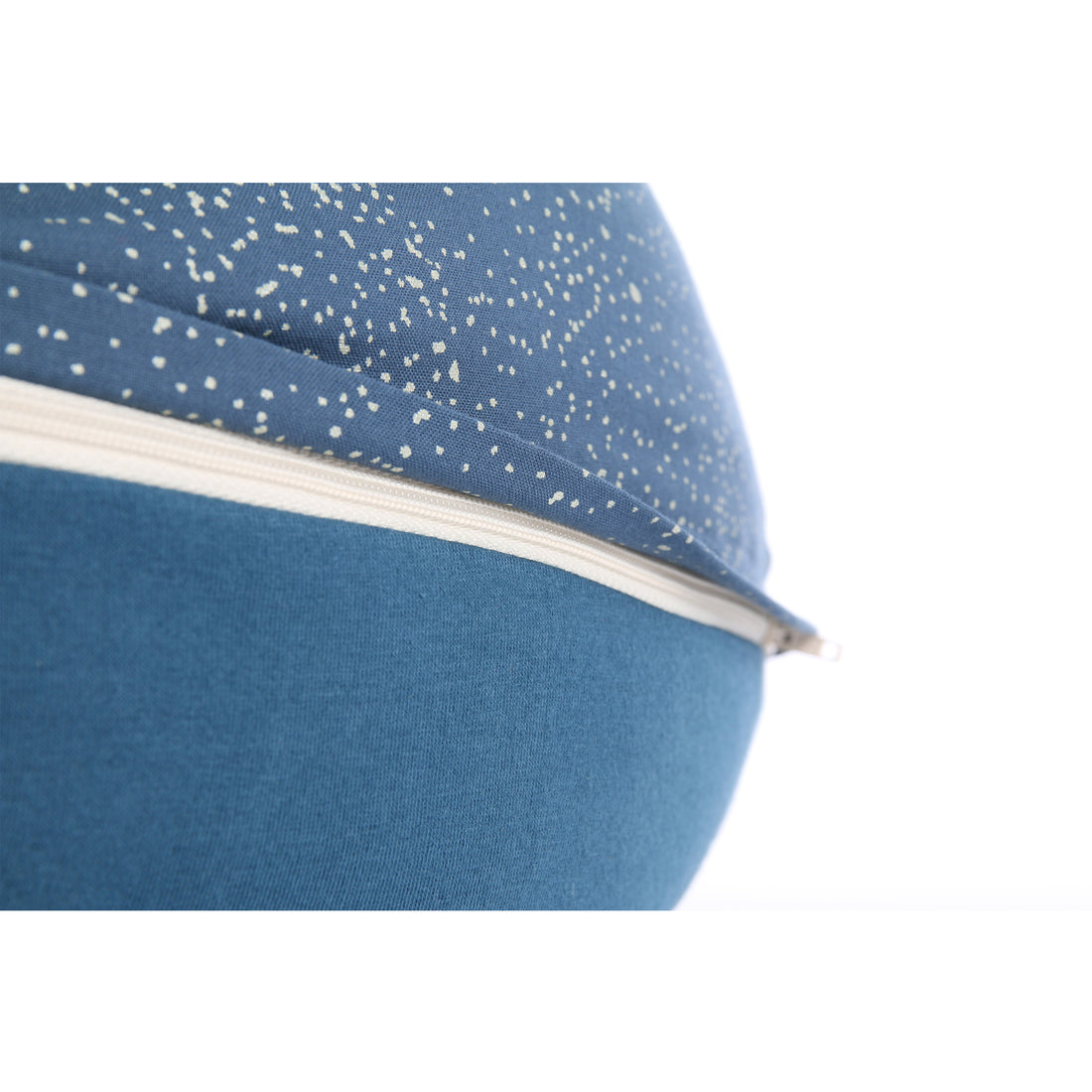nobodinoz-maternity-pillow-luna-gold-bubble-night-blue- (5)