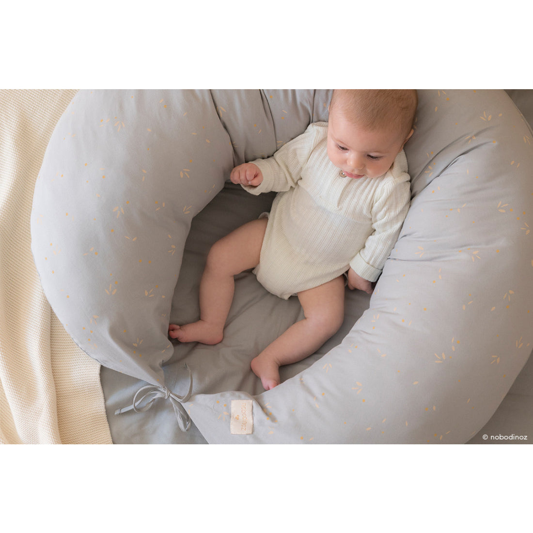 nobodinoz-maternity-pillow-luna-willow-soft-blue-nobo-4919526- (4)