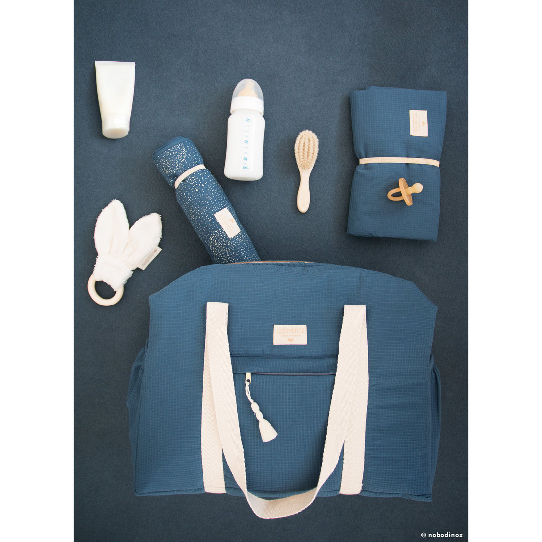 nobodinoz-mozart-waterproof-changing-pad-night-blue- (6)