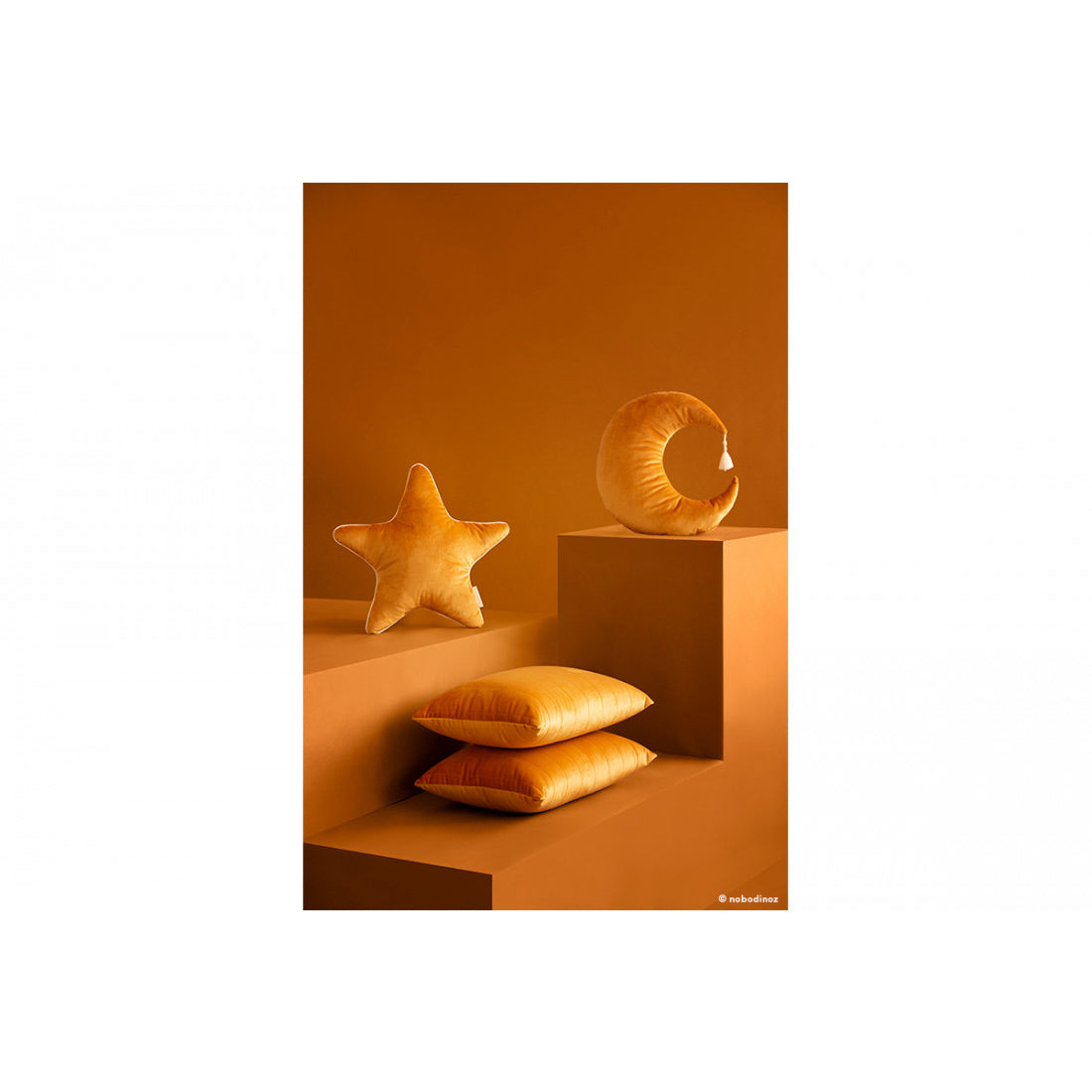 nobodinoz-pierrot-moon-velvet-cushion-farniente-yellow-nobo-0112619- (4)