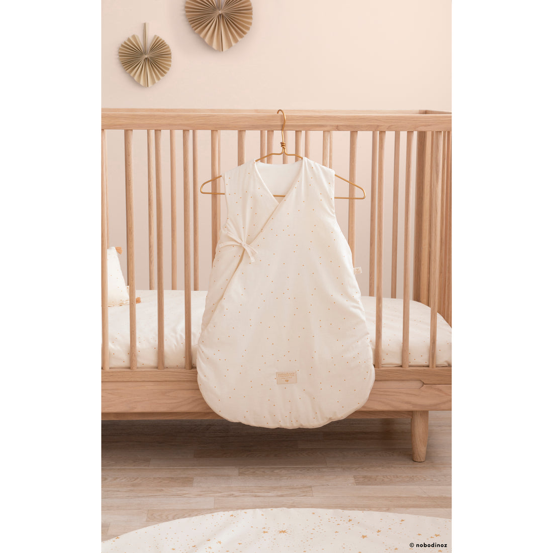 nobodinoz-summer-sleeping-bag-dreamy-gold-stella-midnight-blue- (12)