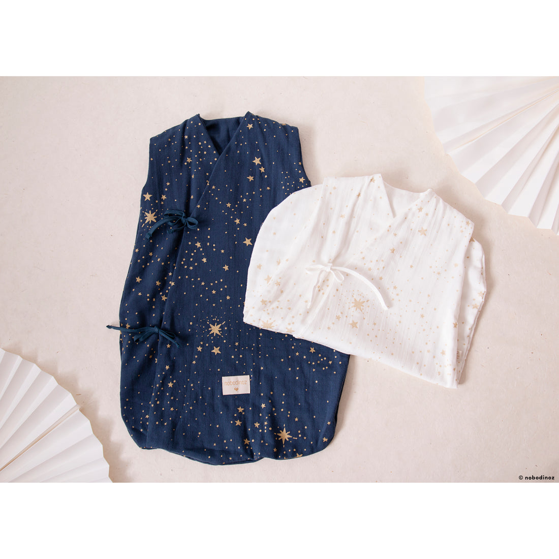 nobodinoz-summer-sleeping-bag-dreamy-gold-stella-midnight-blue- (3)