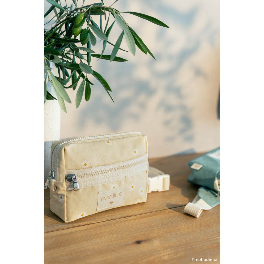 nobodinoz-sunshine-fanny-pack-daisies- (6)