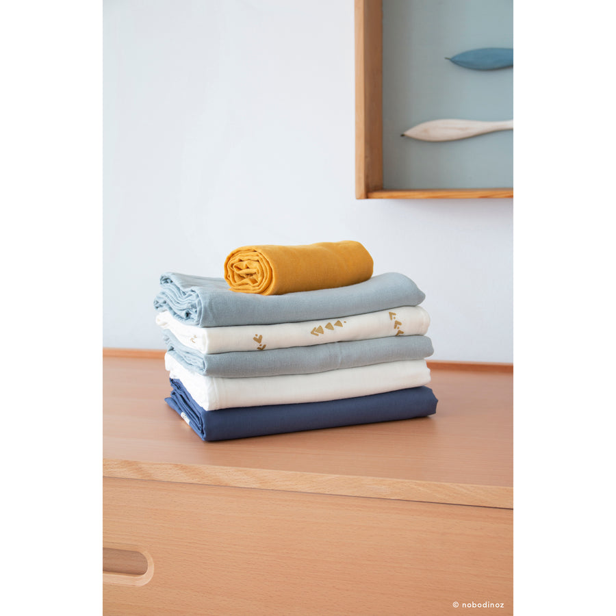 nobodinoz-swaddle-butterfly-riviera-blue- (5)