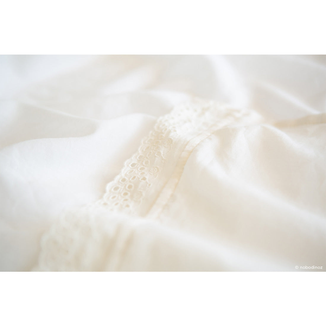nobodinoz Vera Junior Bed Home - Eyelet Lace Cover Natural with Structure Box (NOBO-4920287)