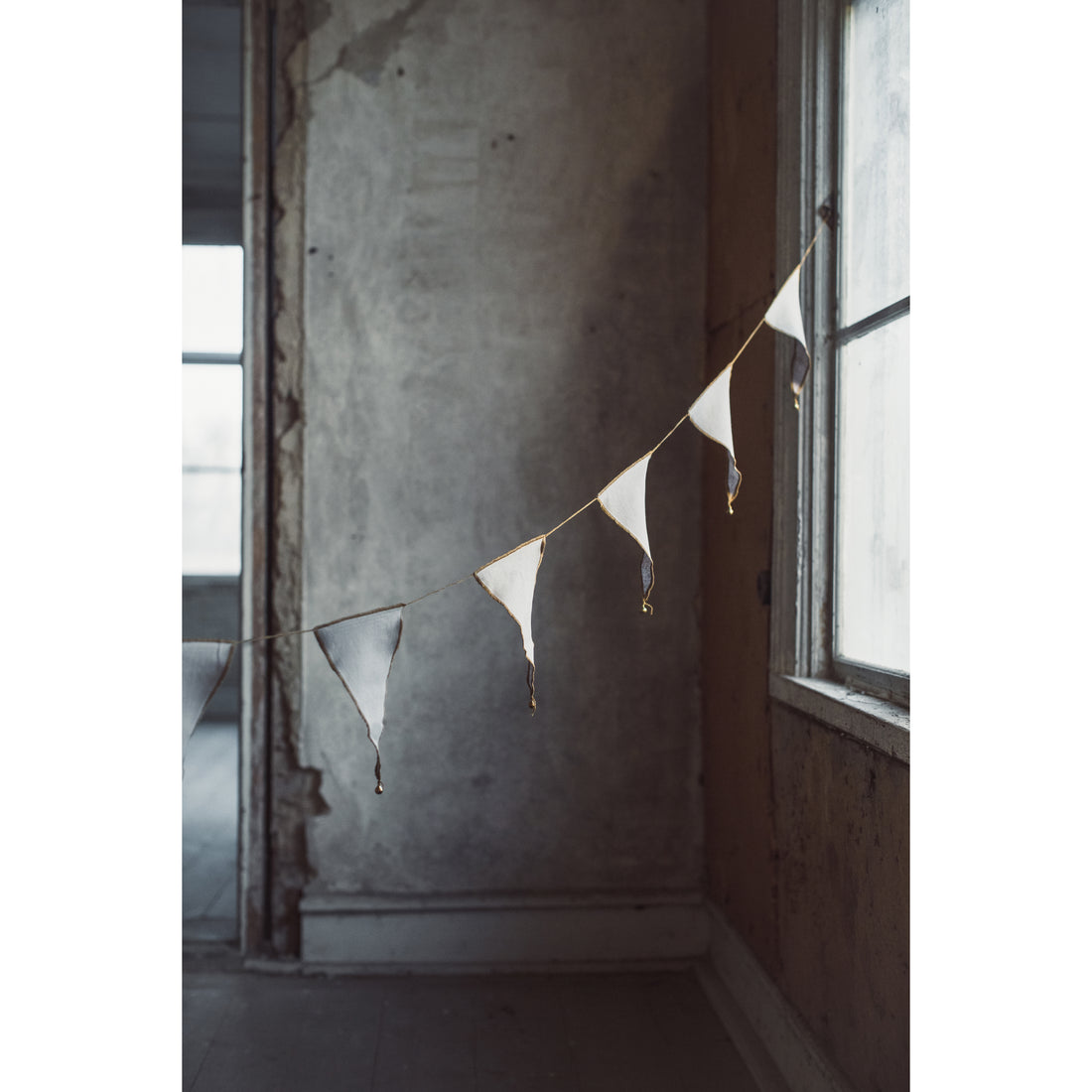 numero-74-bunting-garland-velvet-silver-grey- (3)