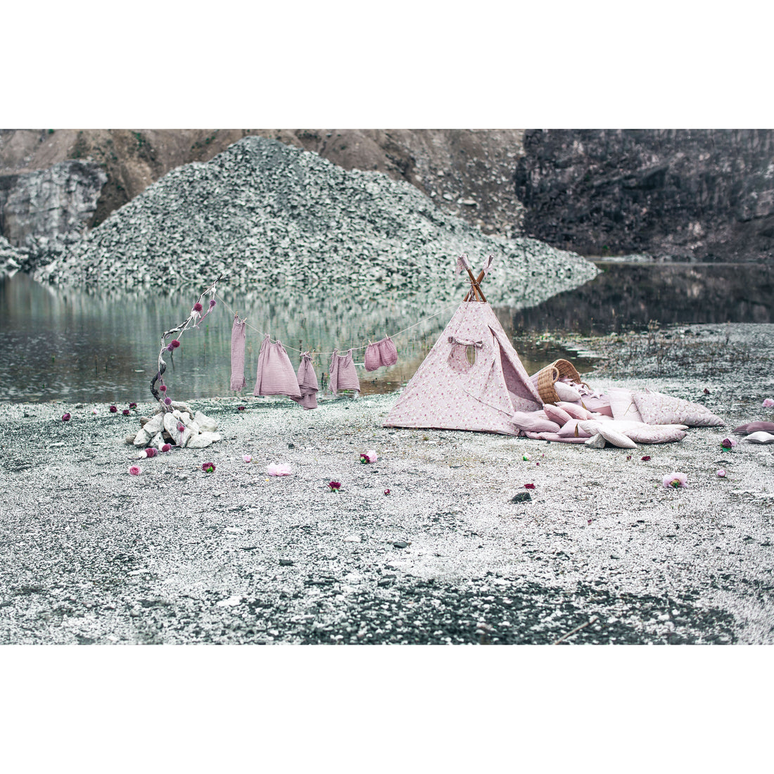 numero-74-cushion-cover-message-pastel-kiss-dusty-pink- (4)