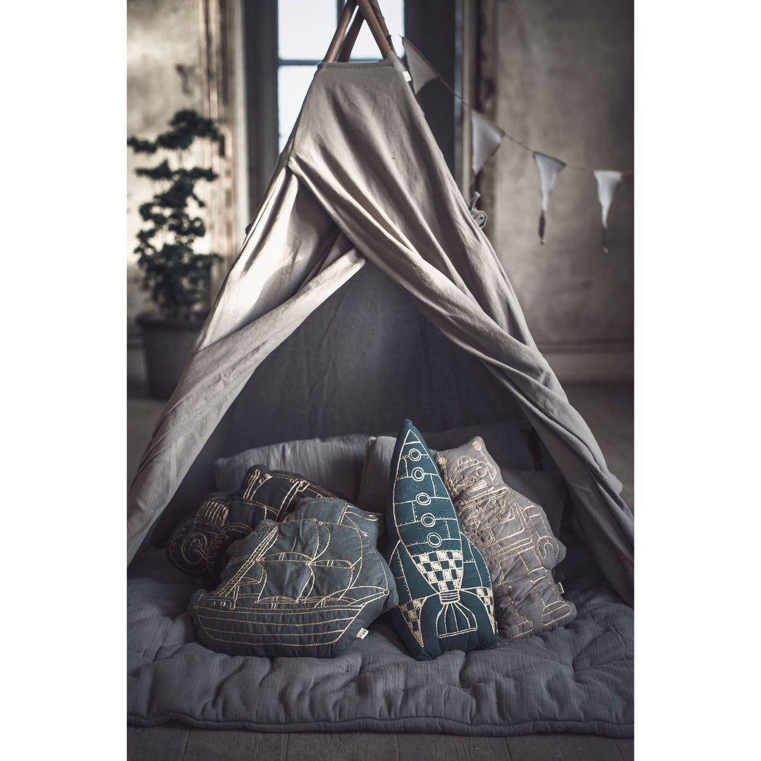numero-74-rocket-cushion-teal-blue- (4)