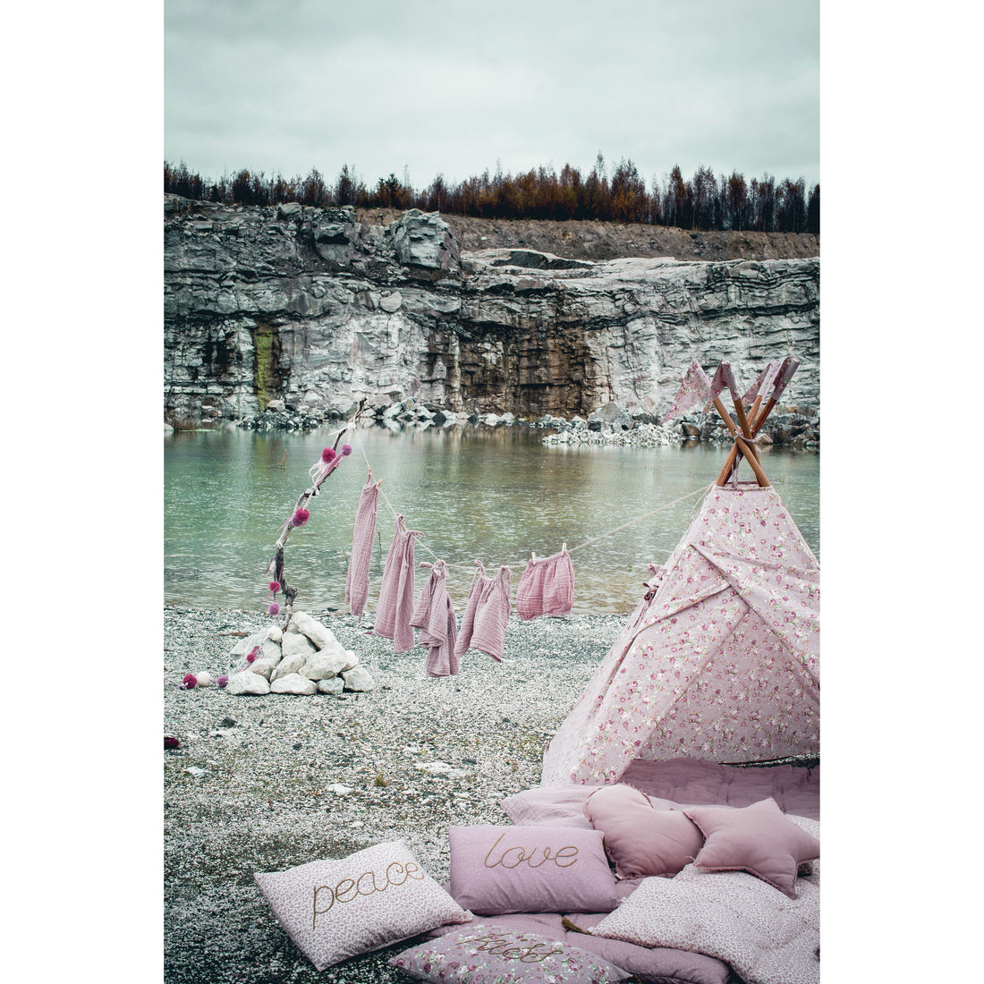 numero-74-star-cushion-velvet-medium-dusty-pink- (7)