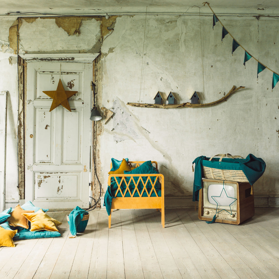 numero-74-star-cushion-velvet-medium-teal-blue- (2)