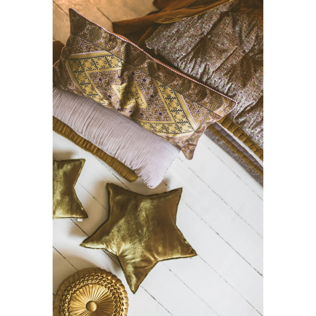 numero-74-star-cushion-velvet-small-gold- (6)