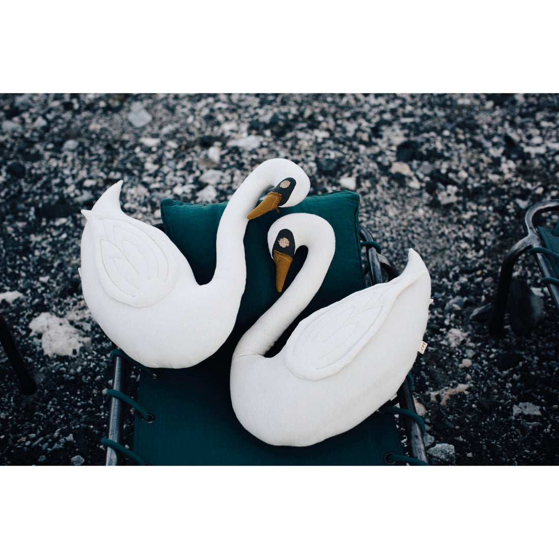 numero-74-vicky-swan-cushion-natural- (2)