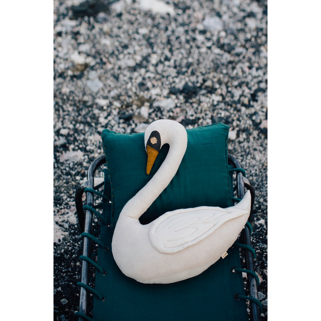 numero-74-vicky-swan-cushion-natural- (4)