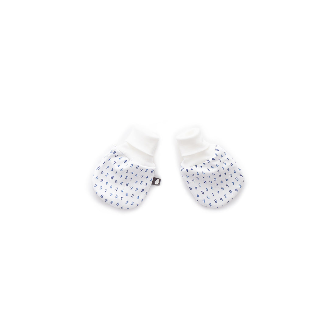 oeuf-mittens-white-numbers-01