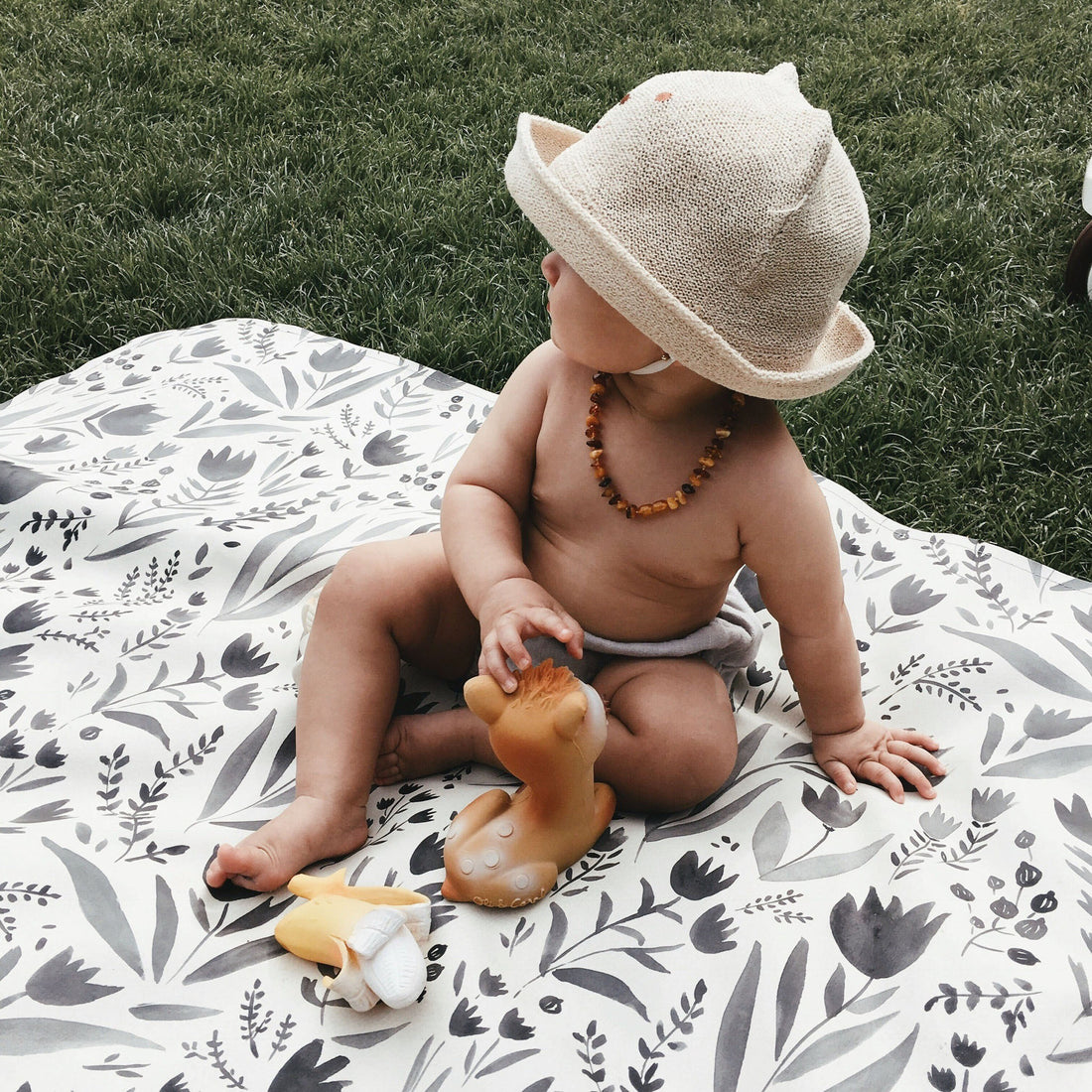 oli-&-carol-ana-banana-teether- (25)