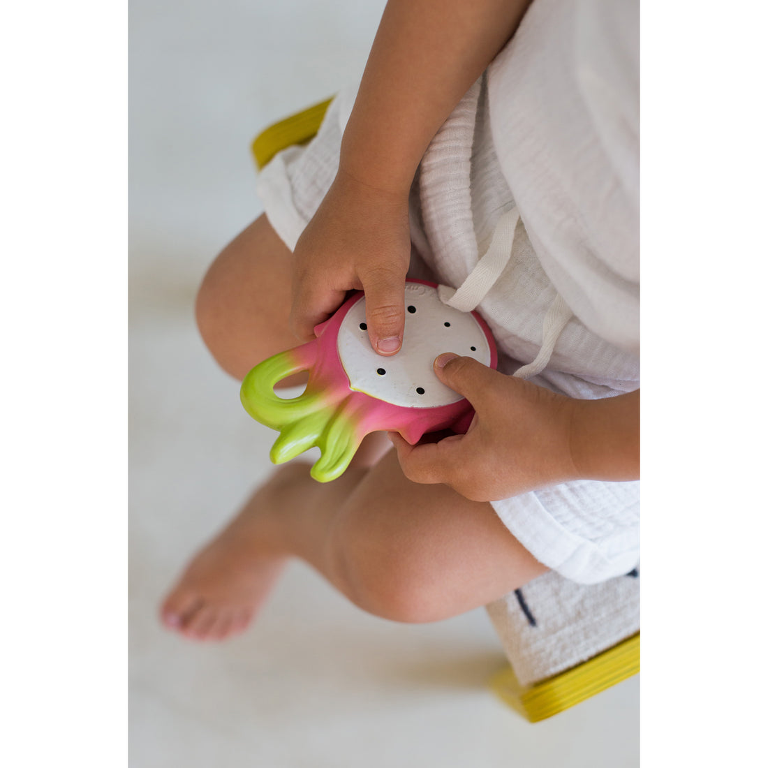 oli-&-carol-fucsia-the-dragonfruit-teether-olic-l-dragon-fruit-unit- (34)