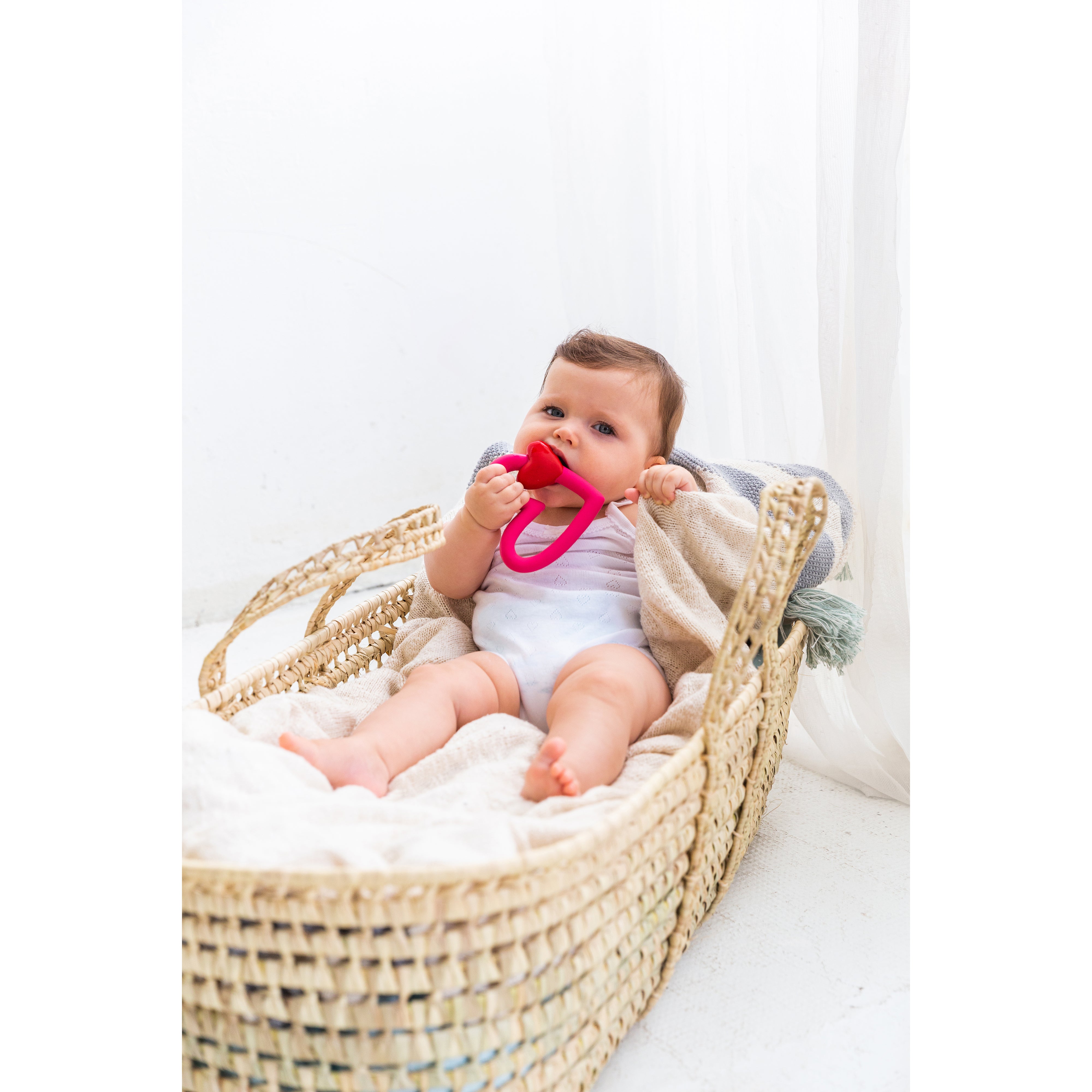 oli-&-carol-heart-agatha-ruiz-de-la-prada-teether- (33)