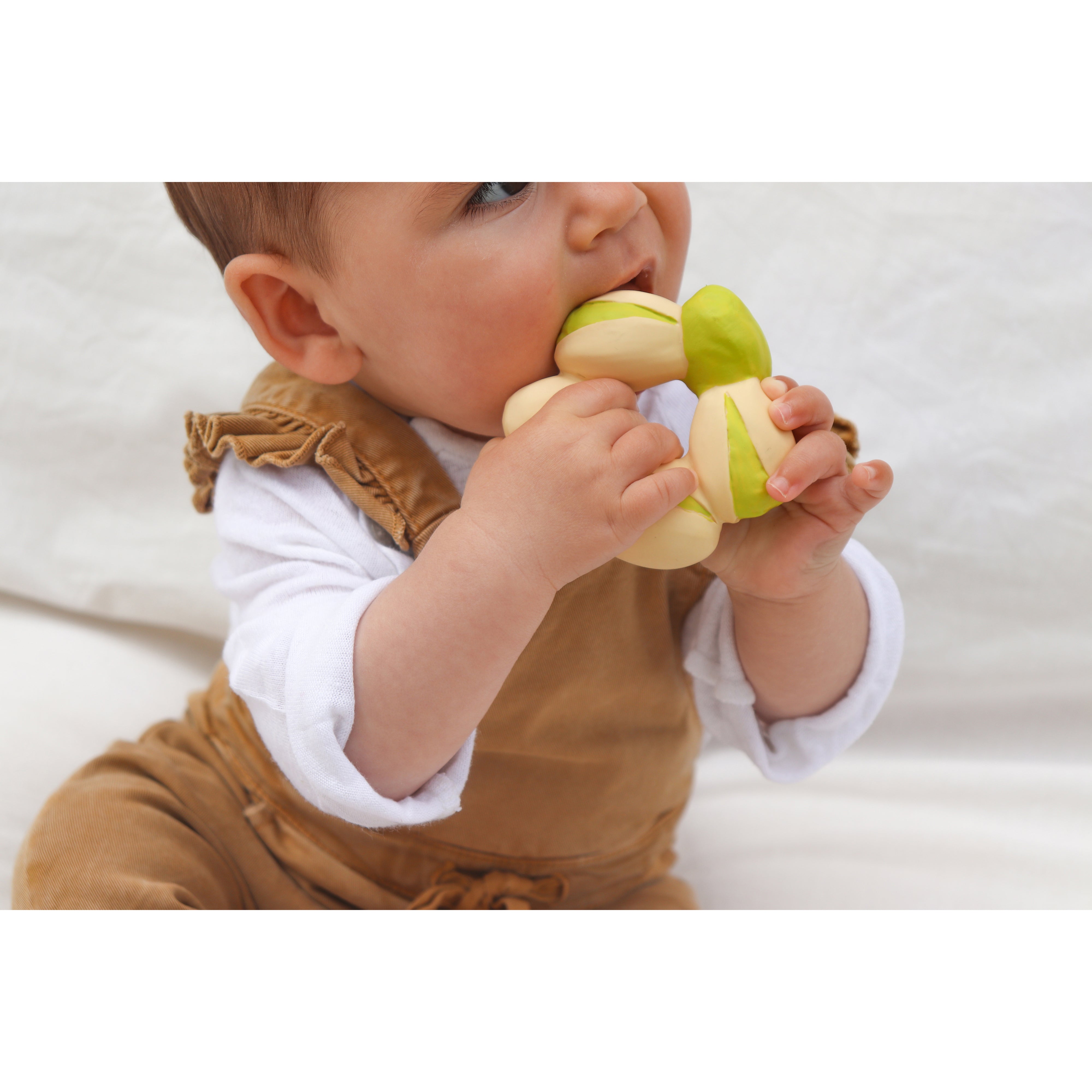 oli-&-carol-patricio-the-pistachio-teether-olic-l-pistachio- (5)