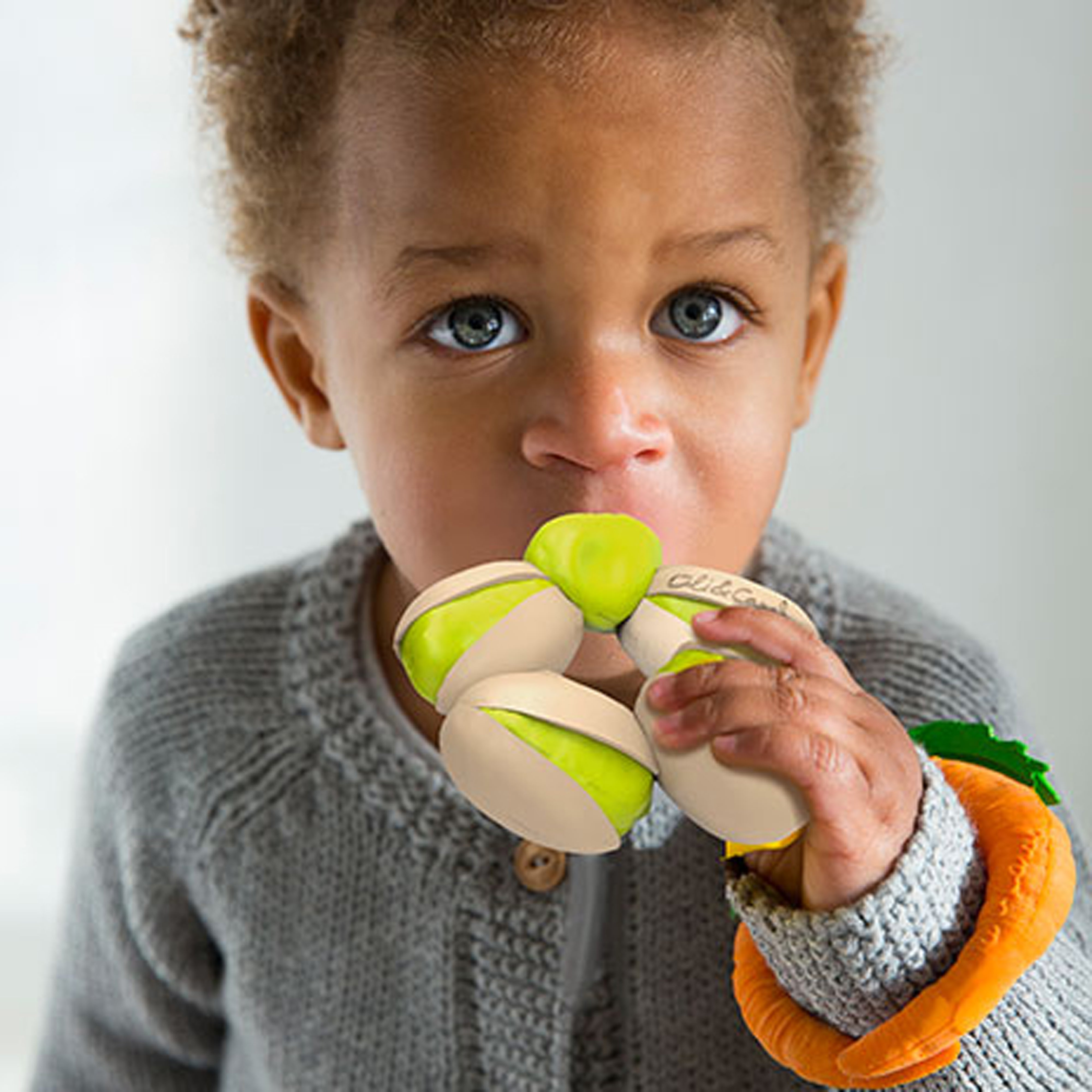 oli-&-carol-patricio-the-pistachio-teether-olic-l-pistachio- (7)