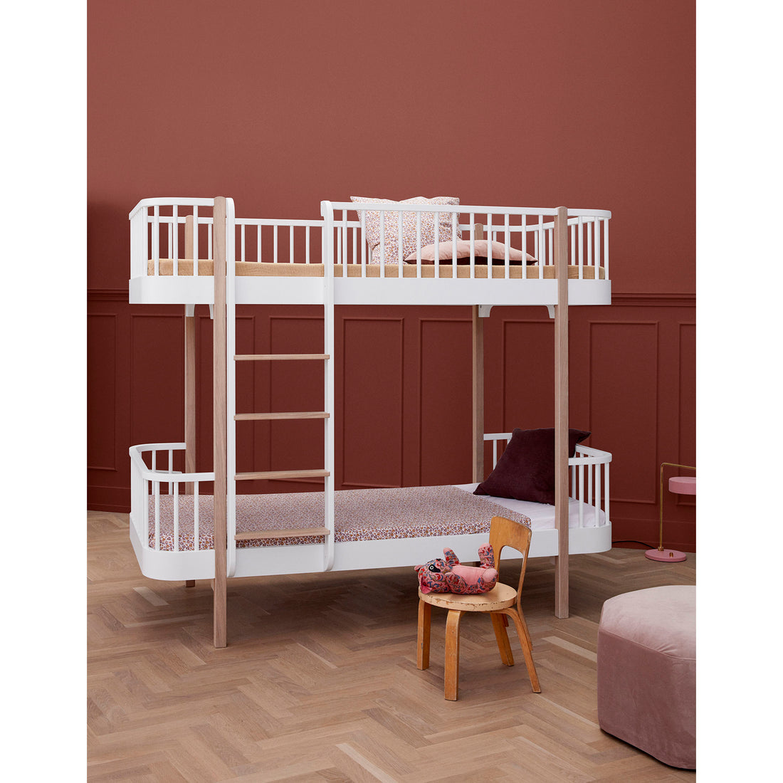 oliver-furniture-wood-bunk-bed-ladder-front-white- (6)
