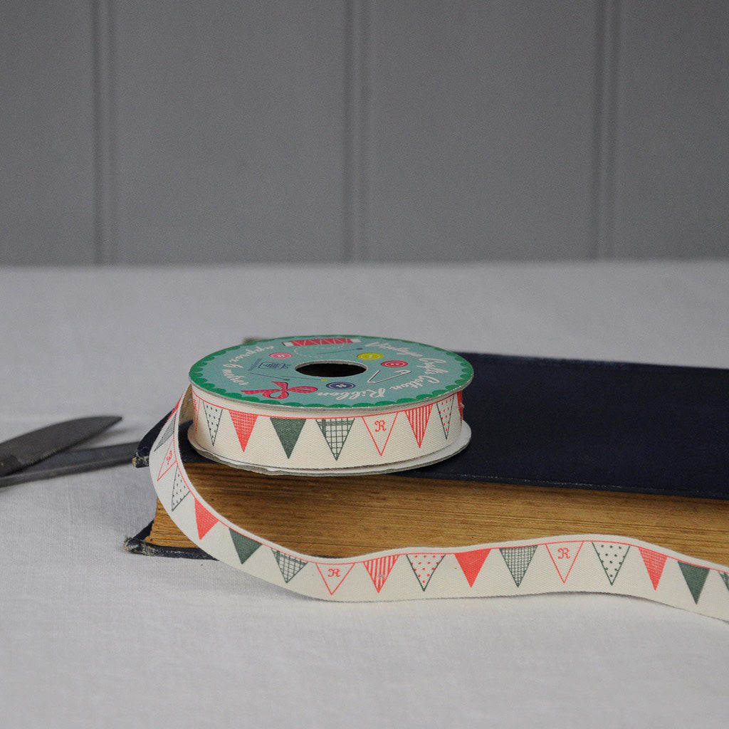rex-vintage-crafts-ribbon-bunting- (3)