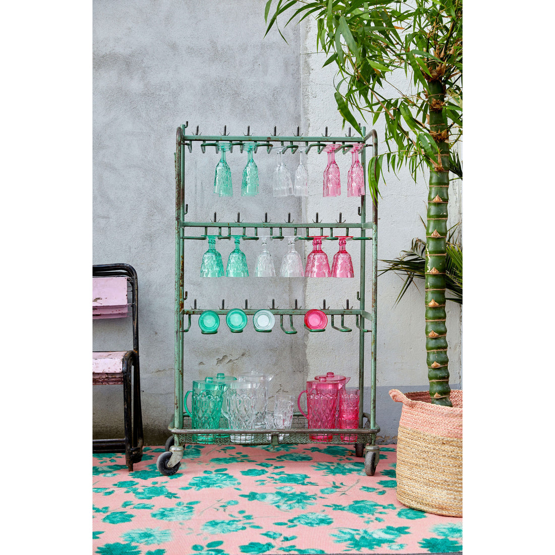 rice-dk-acrylic-champagne-glass-with-swirly-embossed-detail-pink-rice-hschg-swi- (4)
