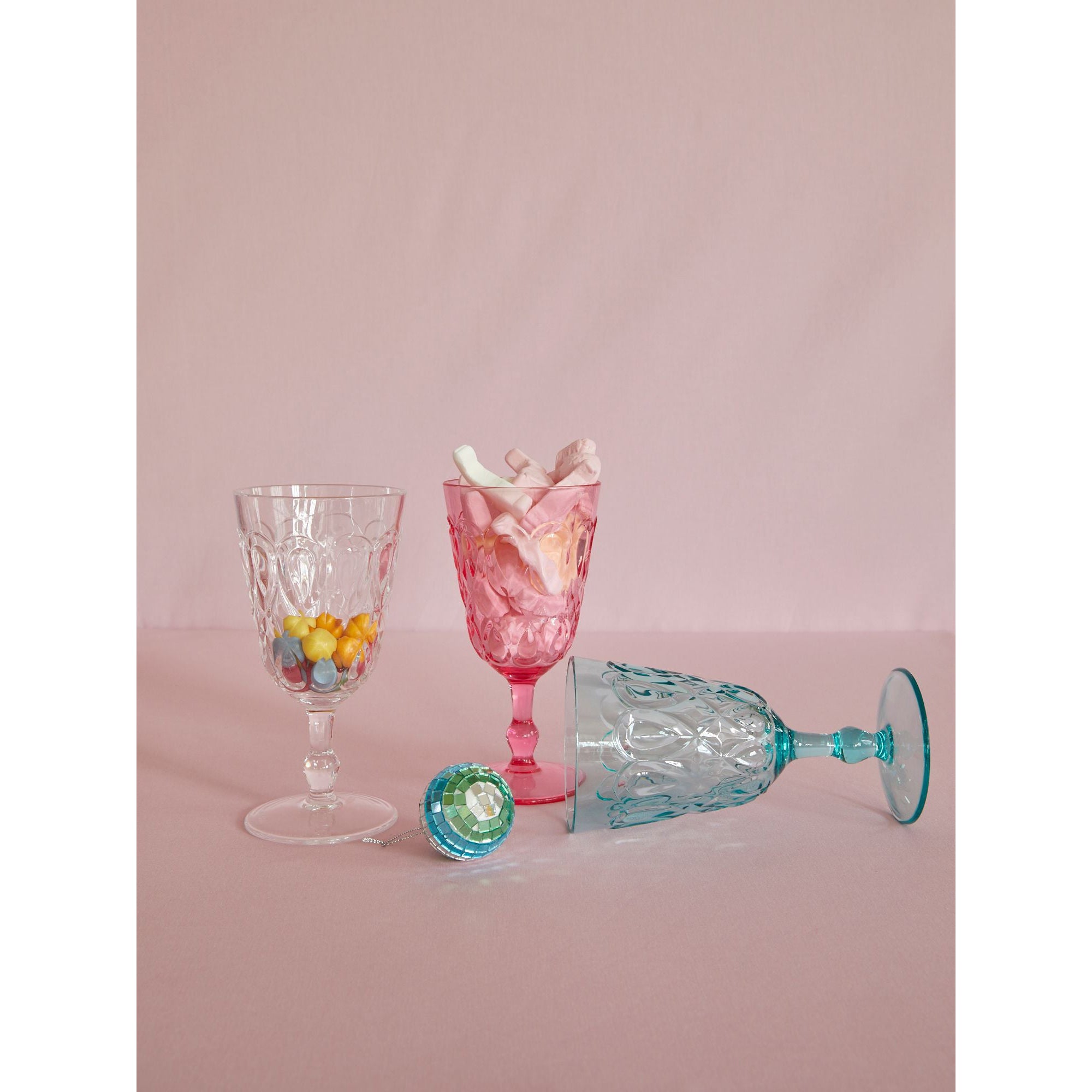 rice-dk-acrylic-wine-glass-in-pink-with-swirly-embossed-detail-400ml-rice-hsglw-swi- (3)