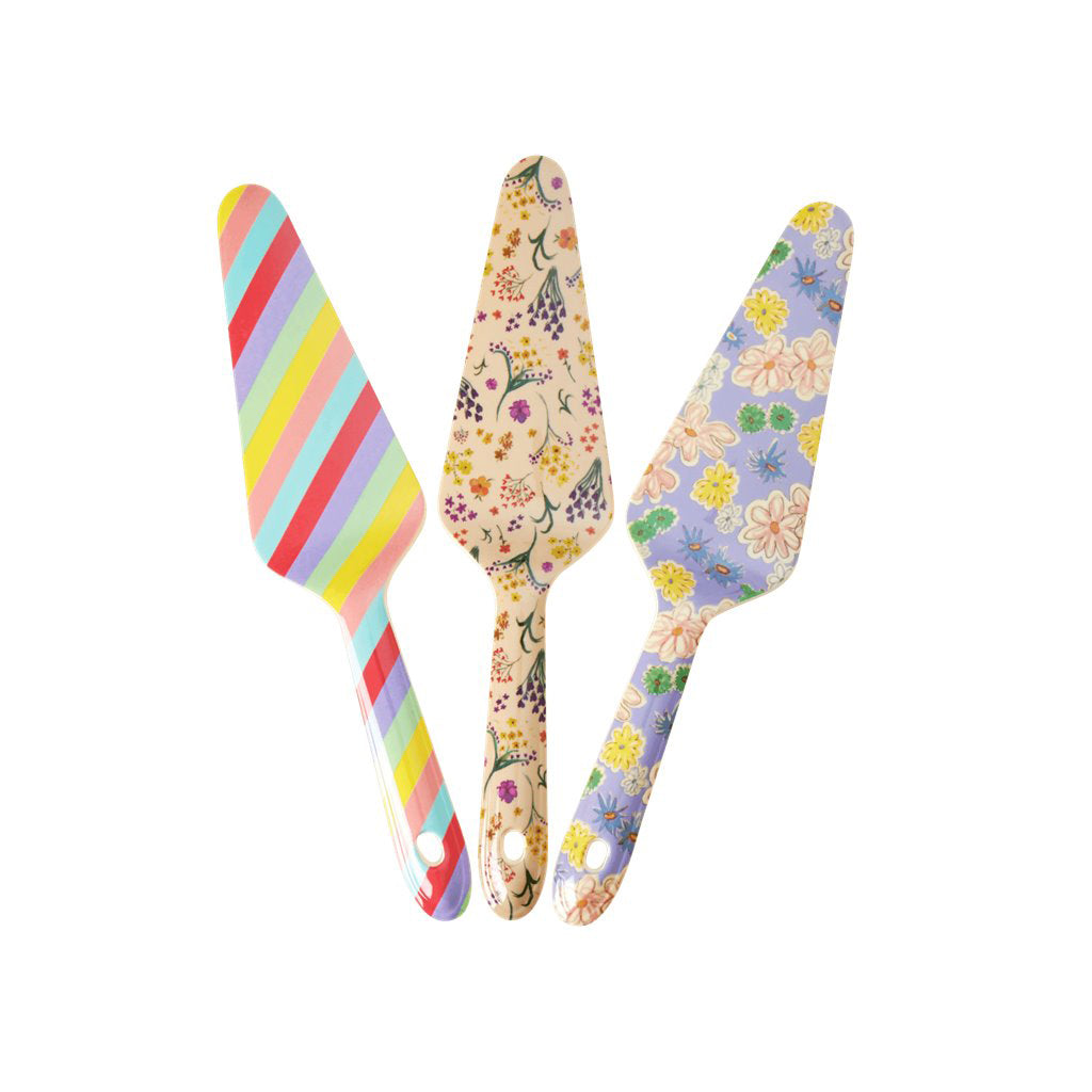 rice-dk-melamine-cake-server-with-3-yippie-yippie-yeah-asst-prints-rice-mecas-ss22xcp-01
