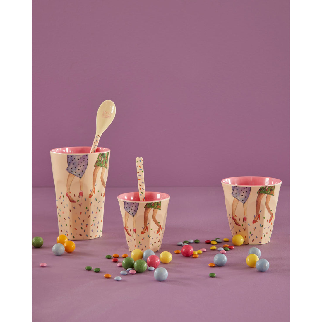 rice-dk-melamine-cup-with-dancing-legs-print-two-tone-tall-rice-melcu-ldale- (3)