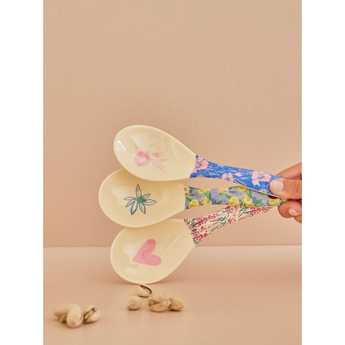 rice-dk-melamine-salad-spoon-in-floral-field-prints-rice-mesal-ss23xcpflofl