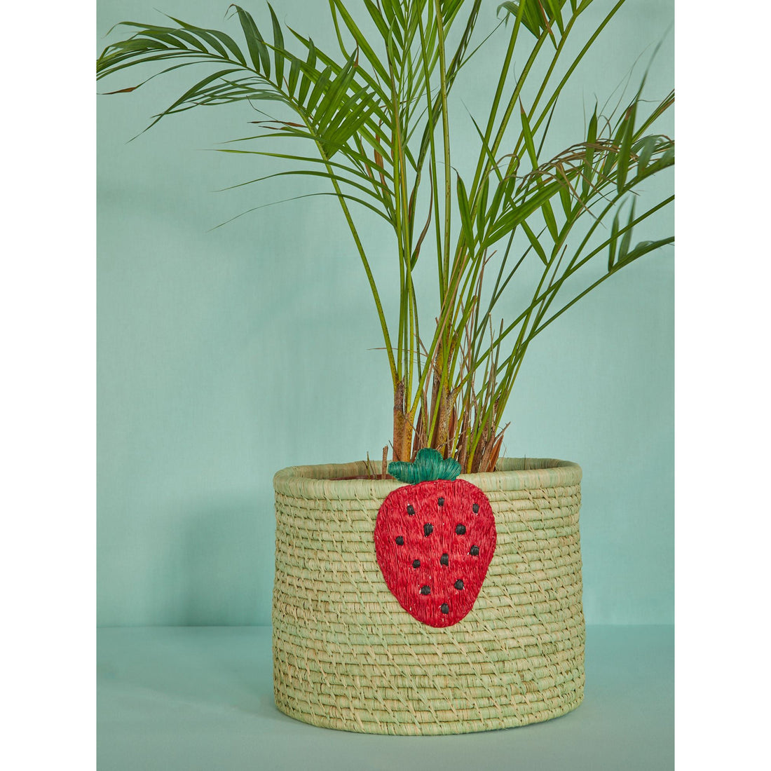 rice-dk-raffia-basket-in-green-with-strawberry-embroidery-rice-bgbea-straw- (2)