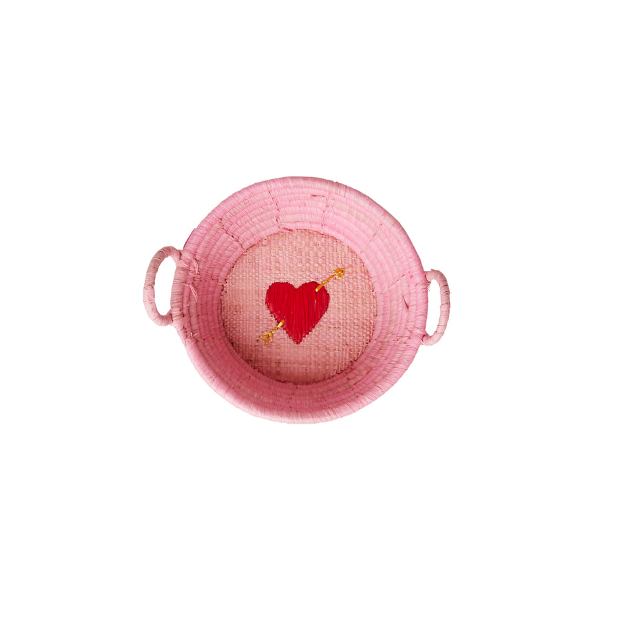 rice-dk-raffia-round-basket-with-heart-soft-pink-mini-rice-bsbre-miheaxci- (2)