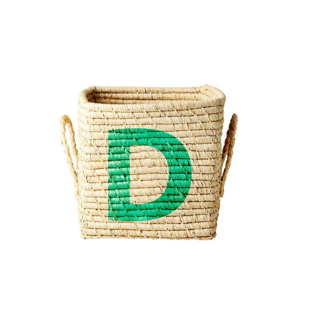 rice-dk-raffia-square-basket-with-painted-letter-d-rice-bsrat-20d-01