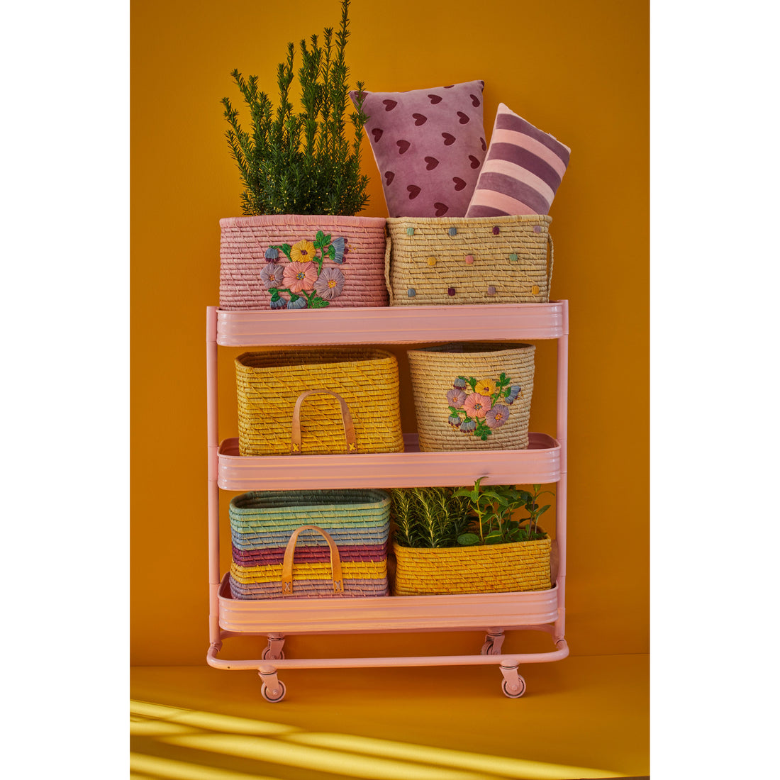 rice-dk-raffia-square-basket-with-stripe-in-dance-out-colors-rice-bsrat-30striaw22- (4)