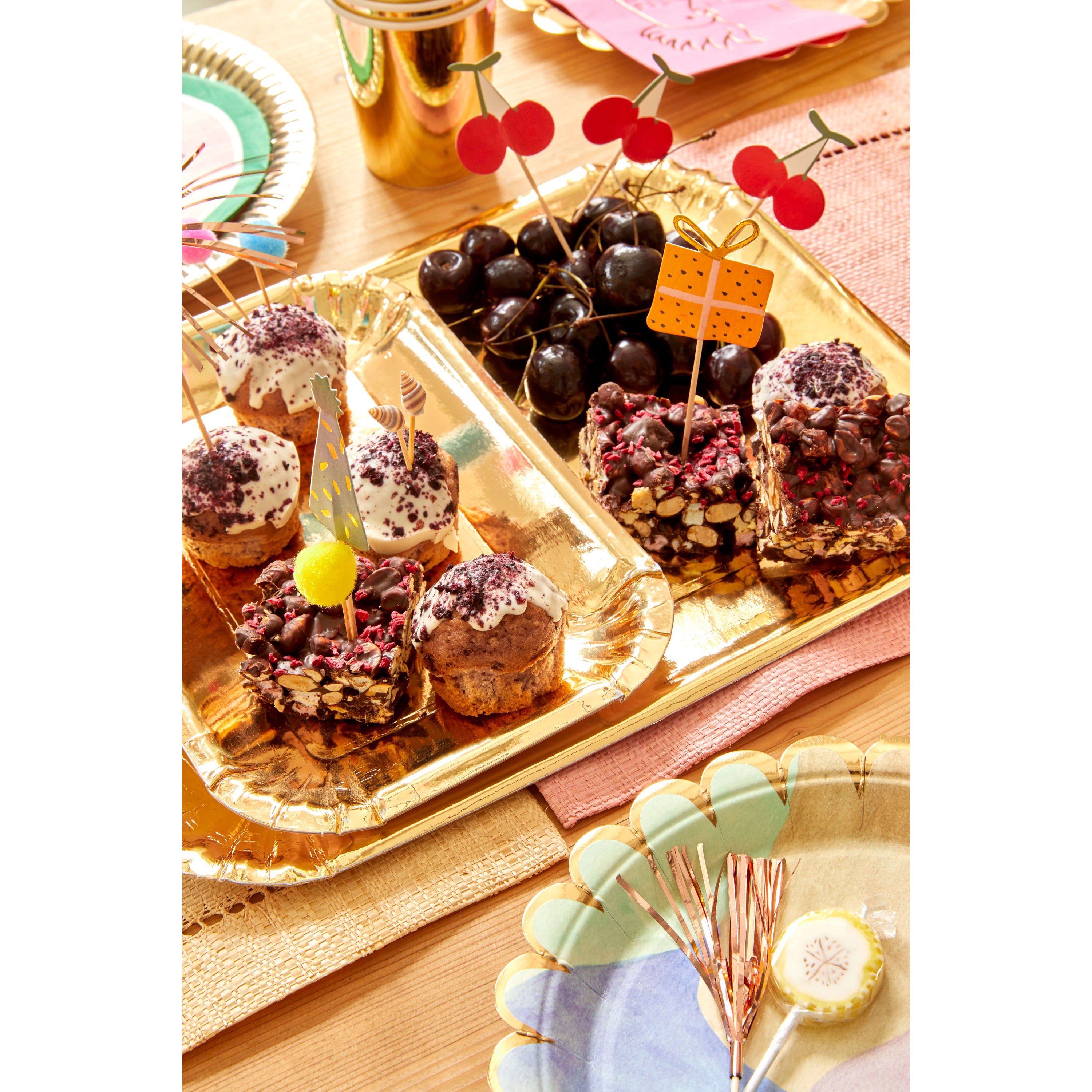 rice-dk-rectangular-paper-plate-in-gold-6pcs-small-rice-parpl-recgol- (2)