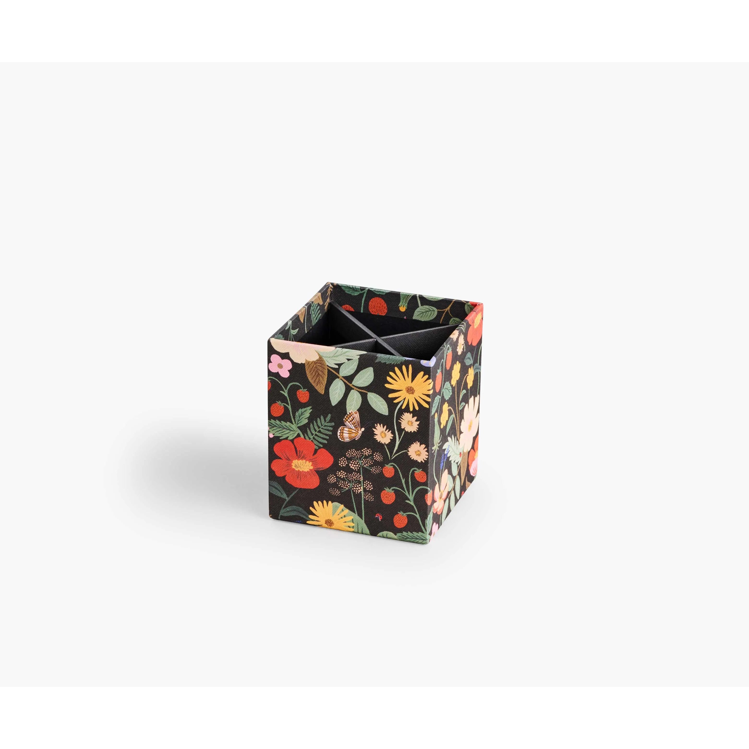 rifle-paper-co-strawberry-fields-pencil-cup- (1)