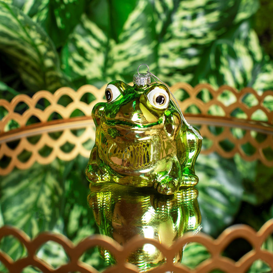 rjb-stone-green-frog-shaped-bauble-