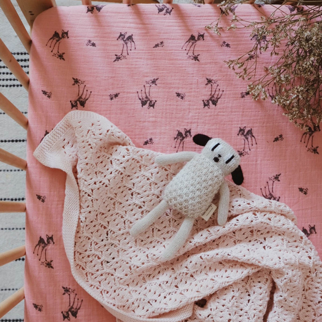 rose-in-april-fitted-sheet-olivia-fawn-print-flamingo-pink- (2)
