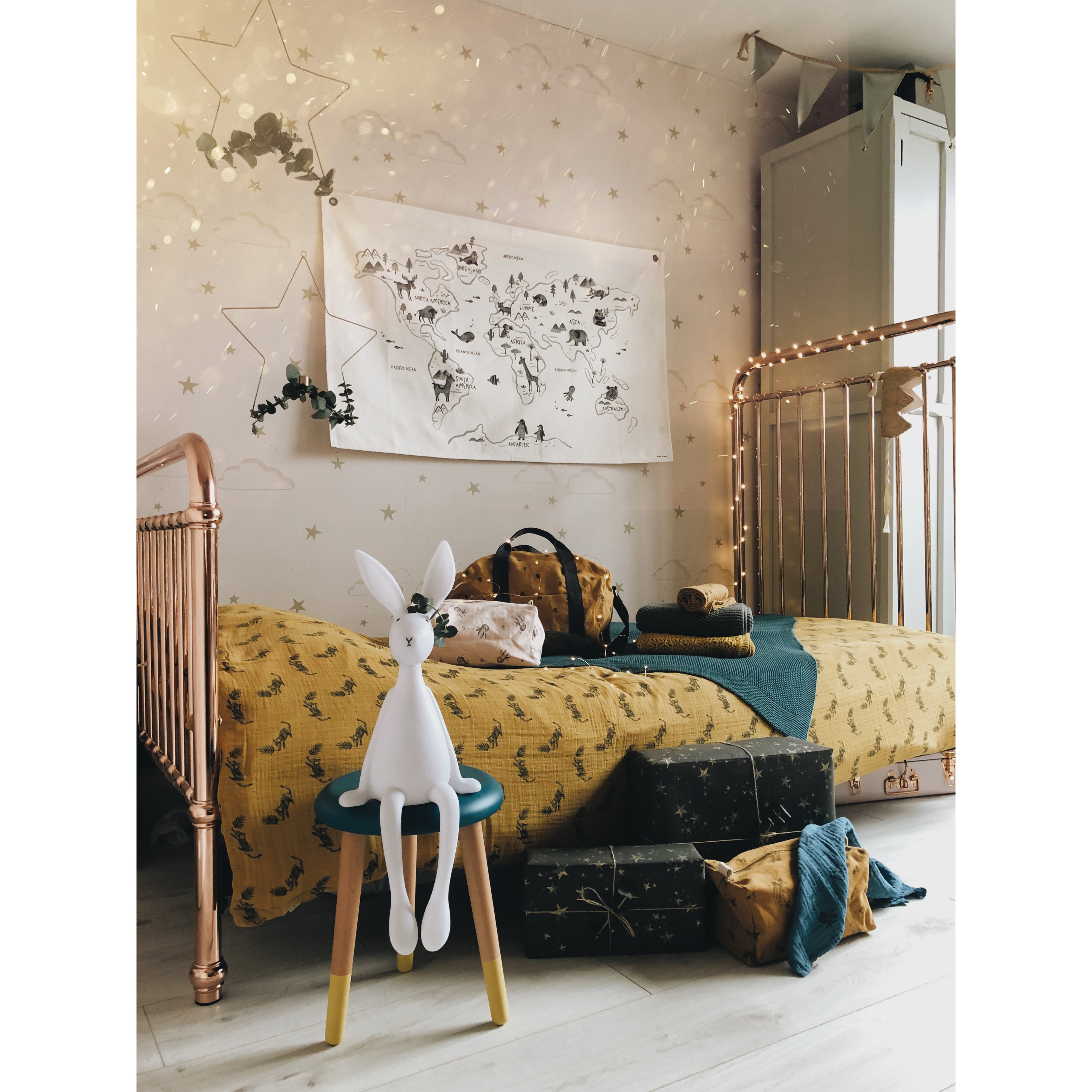 rose-in-april-printed-world-map-on-canvas-english-version- (11)