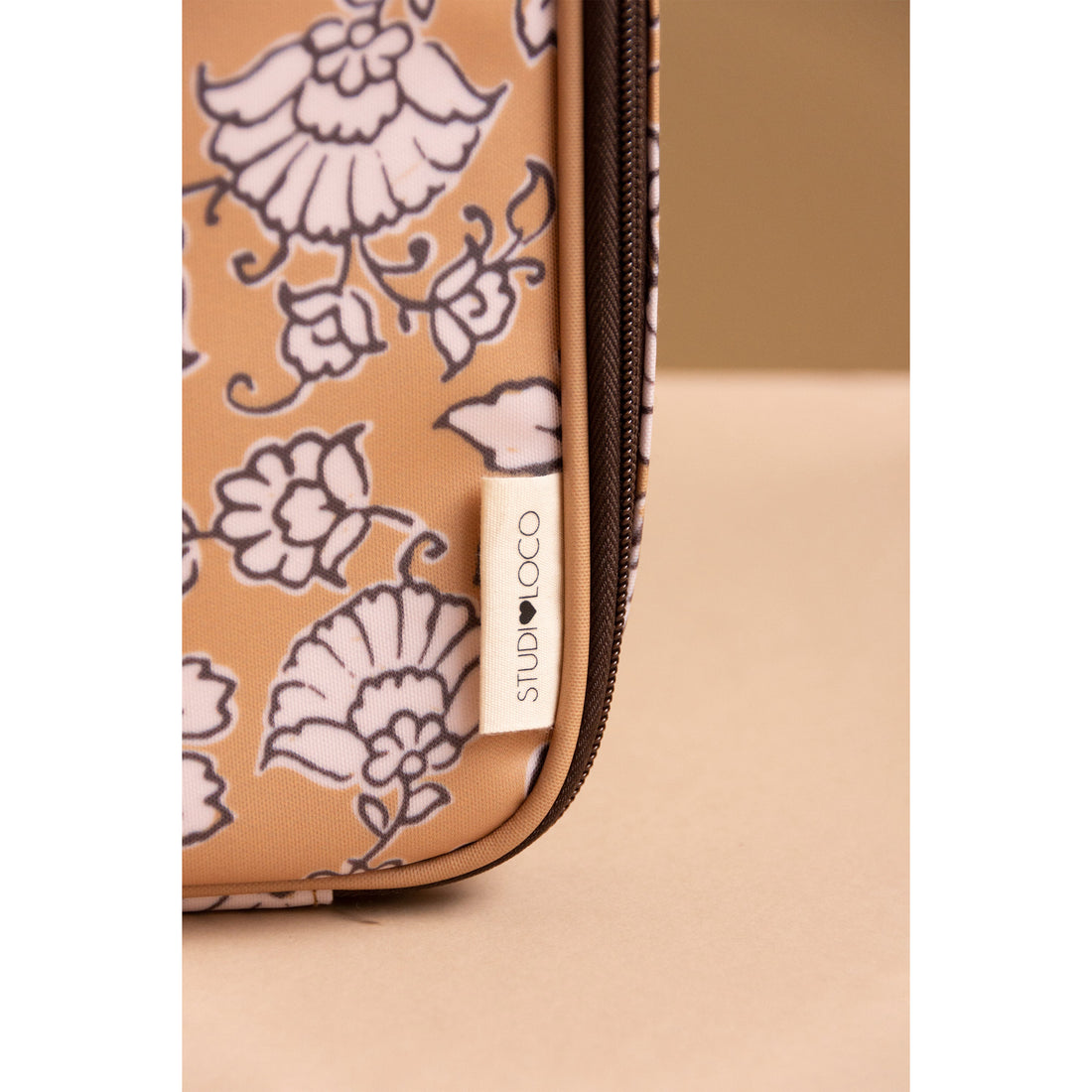 studioloco-floral-suitcase-stul-floral-suitcase- (3)