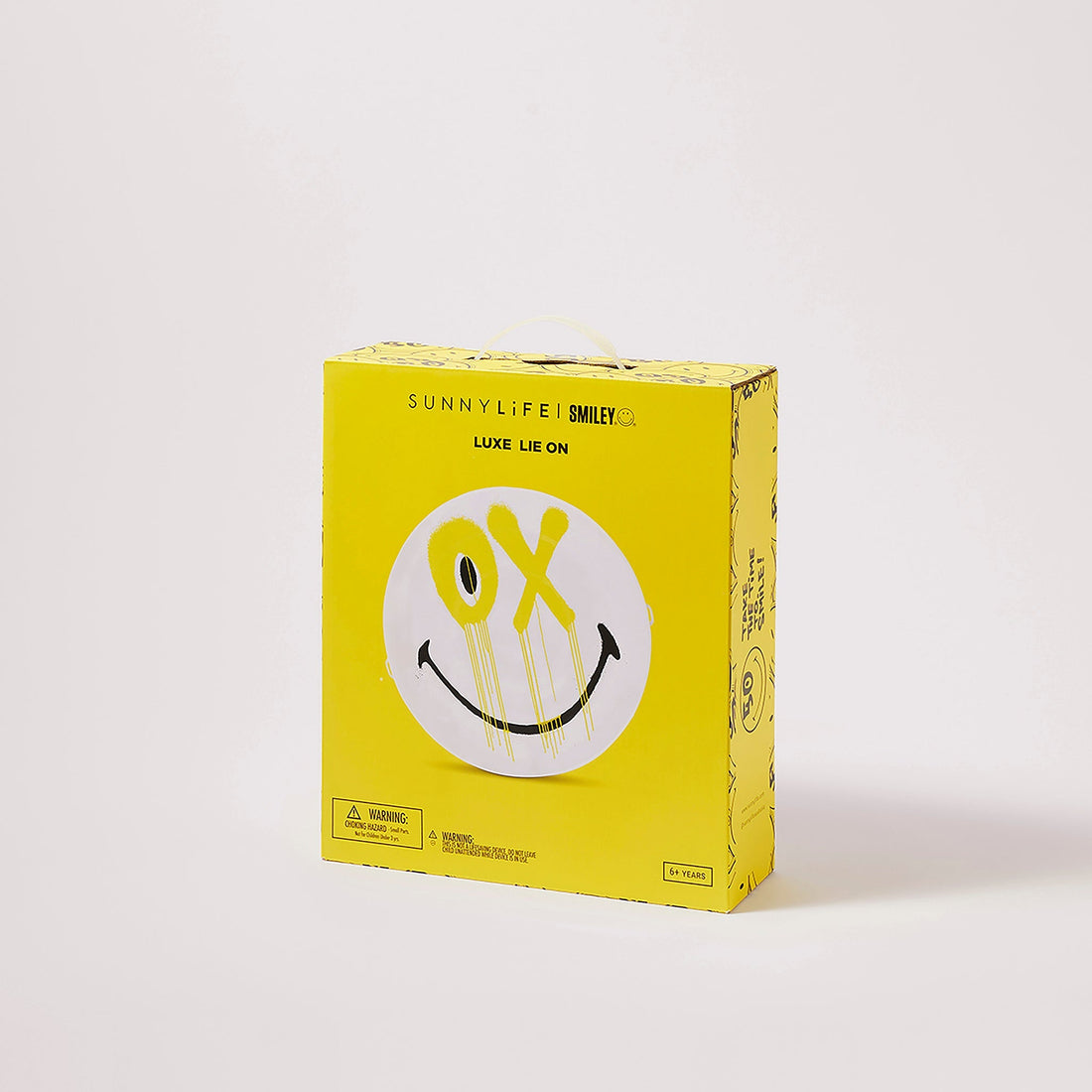 sunnylife-50th-birthday-luxe-lie-on-smiley-sunl-s2llies5- (3)