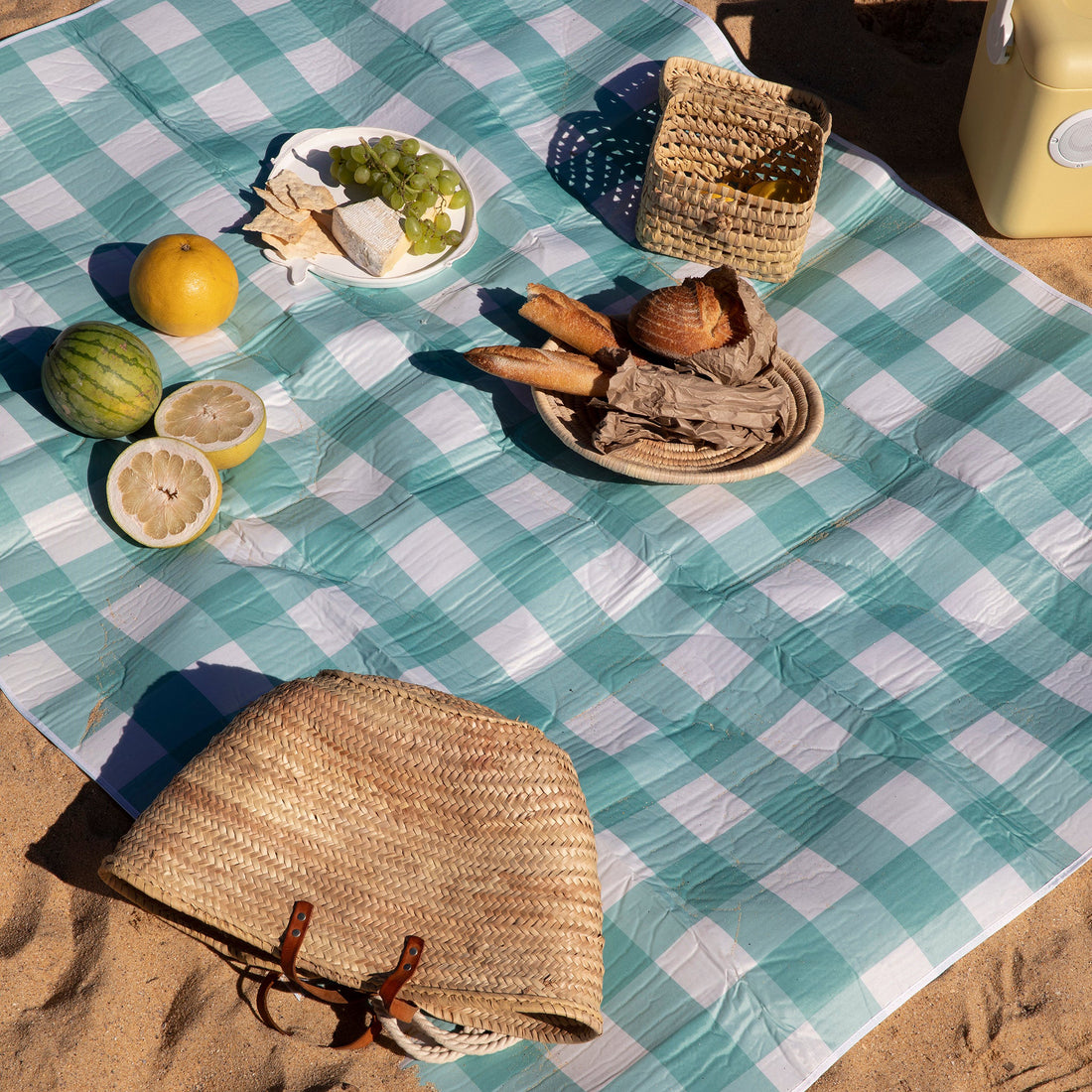 sunnylife-beach-&-picnic-blanket-jardin-ocean-sunl-s3dblkss- (4)