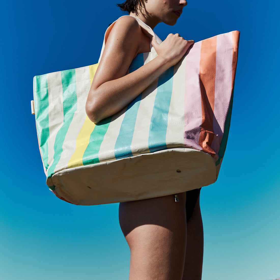 sunnylife-carryall-beach-bag-utopia-multi-sunl-s30carut- (3)